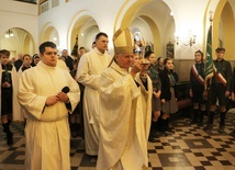 Wręczenie relikwii św. Jana Pawła II harcerzom Chorągwi Dolnośląskiej ZHR