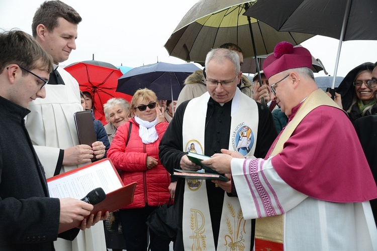 Erygowanie parafii św. Jana Pawła II w Opolu