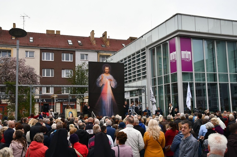 Koronka do Bożego Miłosierdzia w centrum Koszalina