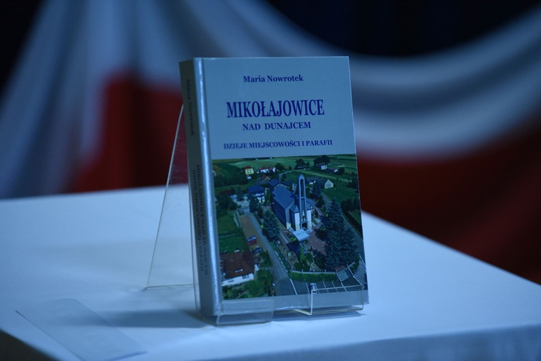 Promocja monografii o Mikołajowicach  