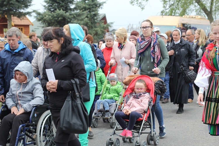 Pielgrzymka z Roszkowej Woli do Żdżar