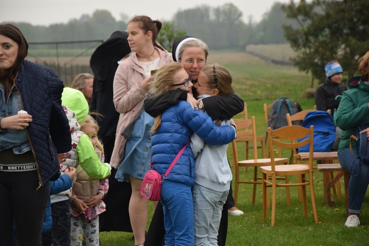 Pielgrzymka z Roszkowej Woli do Żdżar