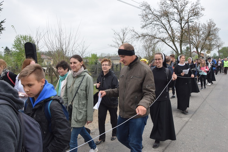 Pielgrzymka z Roszkowej Woli do Żdżar