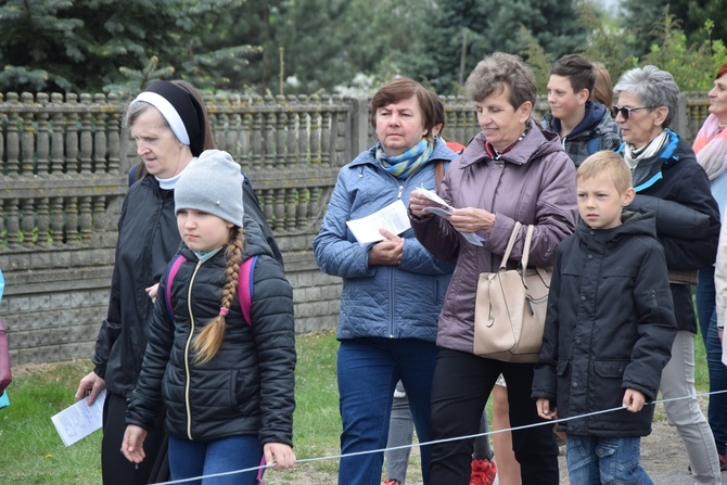 Pielgrzymka z Roszkowej Woli do Żdżar