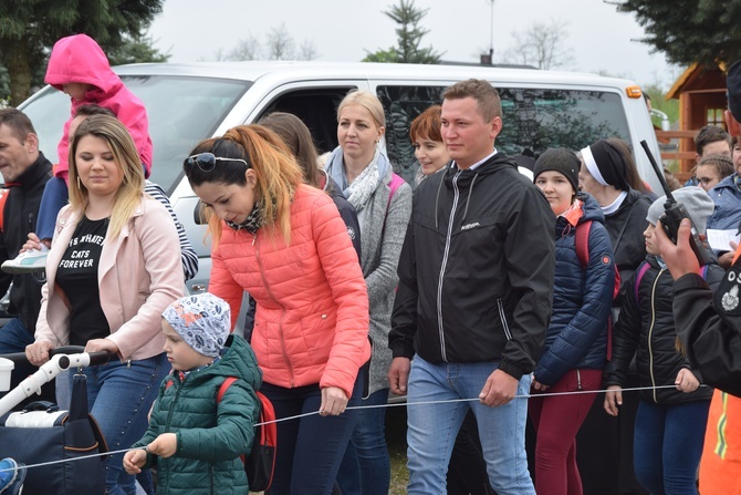 Pielgrzymka z Roszkowej Woli do Żdżar