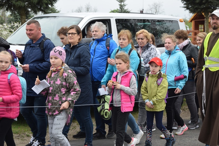 Pielgrzymka z Roszkowej Woli do Żdżar