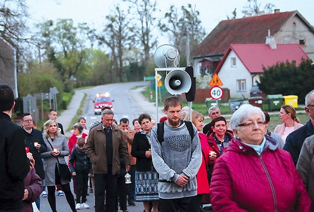 ▲	25 kwietnia w modlitwie wzięło udział kilkadziesiąt osób.