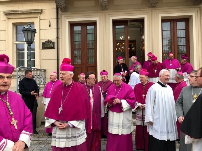 Bp Ignacy Dec doceniony na uroczystościach odpustowych w Gnieźnie