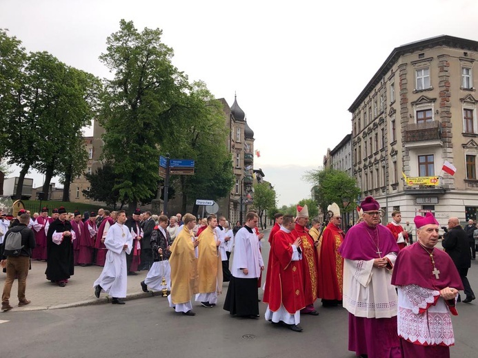 Bp Ignacy Dec doceniony na uroczystościach odpustowych w Gnieźnie