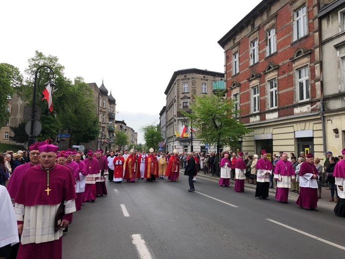 Bp Ignacy Dec doceniony na uroczystościach odpustowych w Gnieźnie