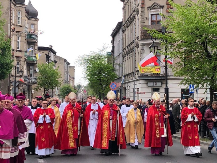 Bp Ignacy Dec doceniony na uroczystościach odpustowych w Gnieźnie