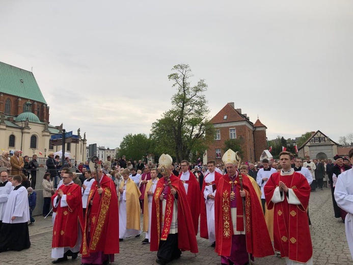 Bp Ignacy Dec doceniony na uroczystościach odpustowych w Gnieźnie