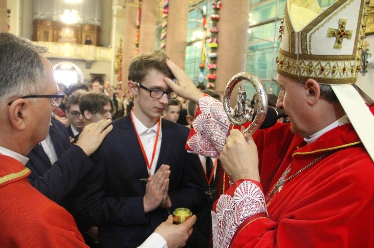 Bierzmowanie w Limanowej, cz. 1