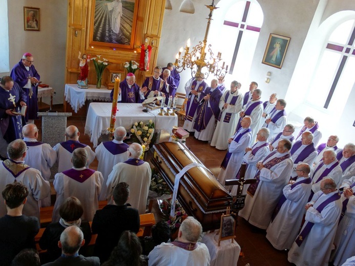 Ostatnie pożegnanie śp. ks. Jana Zycha