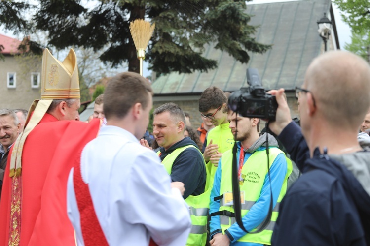 Msza Święta na rozpoczęcie 7. pielgrzymki z Hałcnowa do Łagiewnik - 2019