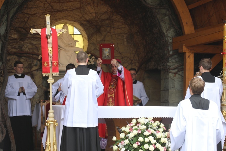 Msza Święta na rozpoczęcie 7. pielgrzymki z Hałcnowa do Łagiewnik - 2019