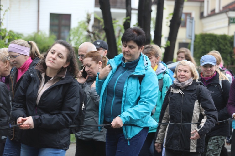 7. pielgrzymka z Hałcnowa wyrusza do Łagiewnik, cz. 1 - 2019