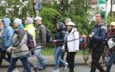 7. pielgrzymka z Hałcnowa wyrusza do Łagiewnik. cz. 2 - 2019