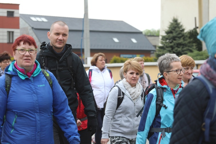 Pierwszy postój pielgrzymów u św. Jana Kantego w Kętach - 2019