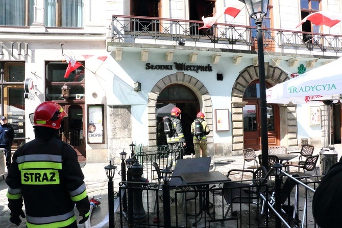 Niegrożny pożar w piwnicach krakowskiego "Wierzynka"