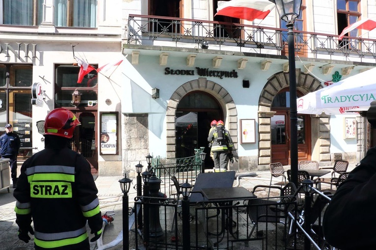 Niegrożny pożar w piwnicach krakowskiego "Wierzynka"