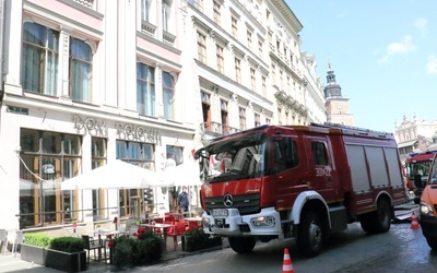 Niegrożny pożar w piwnicach krakowskiego "Wierzynka"