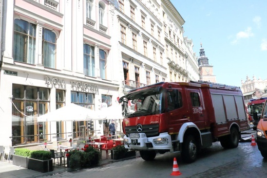 Niegrożny pożar w piwnicach krakowskiego "Wierzynka"