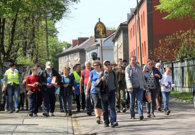 Piesza pielgrzymka szensztacka 