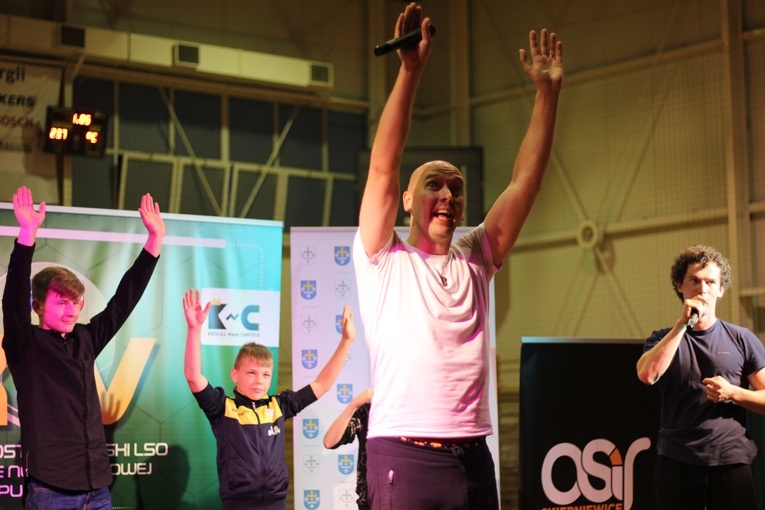 XIV Mistrzostwa Polski LSO w Piłce Nożnej Halowej o Puchar KnC - koncert