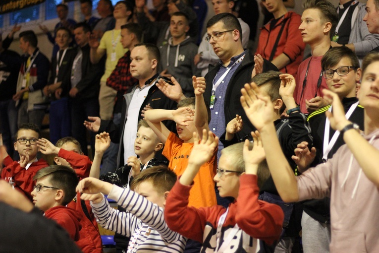 XIV Mistrzostwa Polski LSO w Piłce Nożnej Halowej o Puchar KnC - koncert