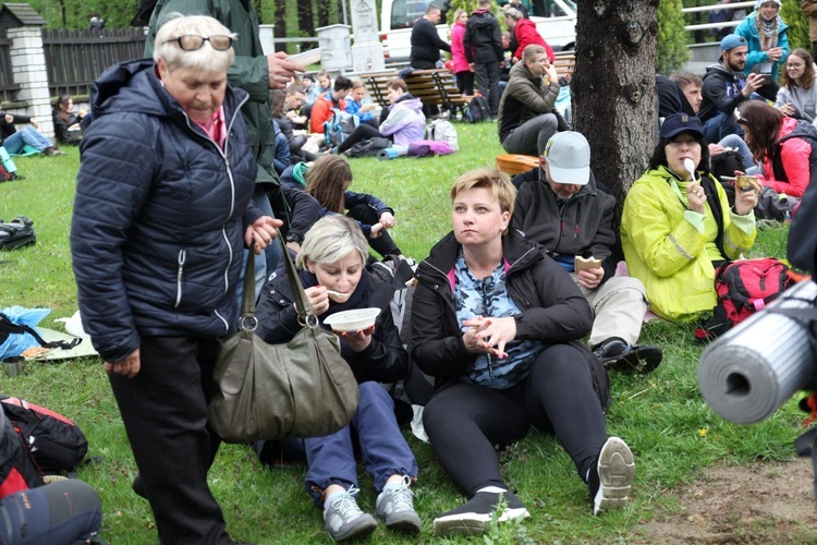 Postój pielgrzymów w Kętach-Podlesiu - 2019