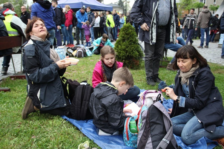 Postój pielgrzymów w Kętach-Podlesiu - 2019