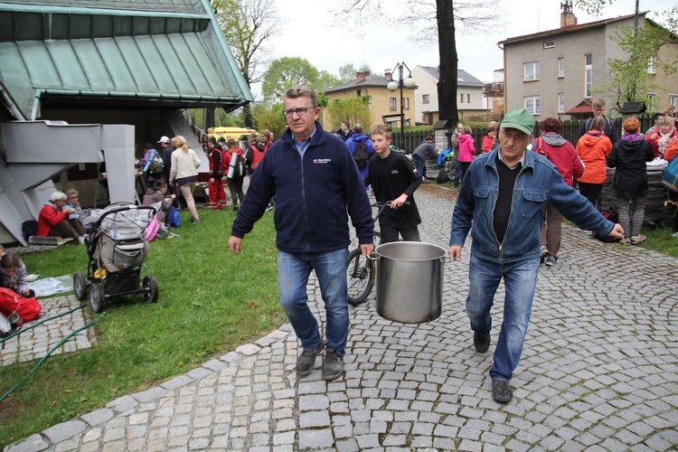 Postój pielgrzymów w Kętach-Podlesiu - 2019