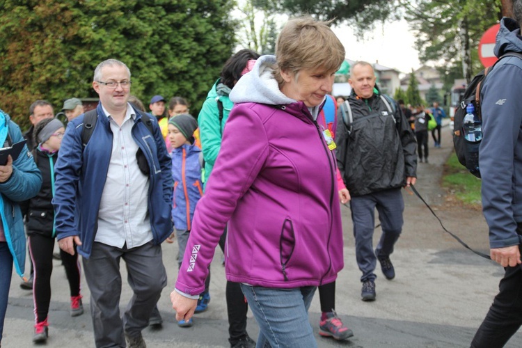 W drodze z Kęt-Podlesia - grupy św. Matki Teresy, św. Maksymiliana i św. Brata Alberta - 2019