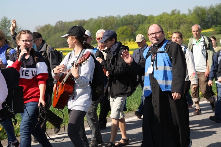 Z Witkowic do Wieprza - 2. dzień drogi do Łagiewnik - 2019