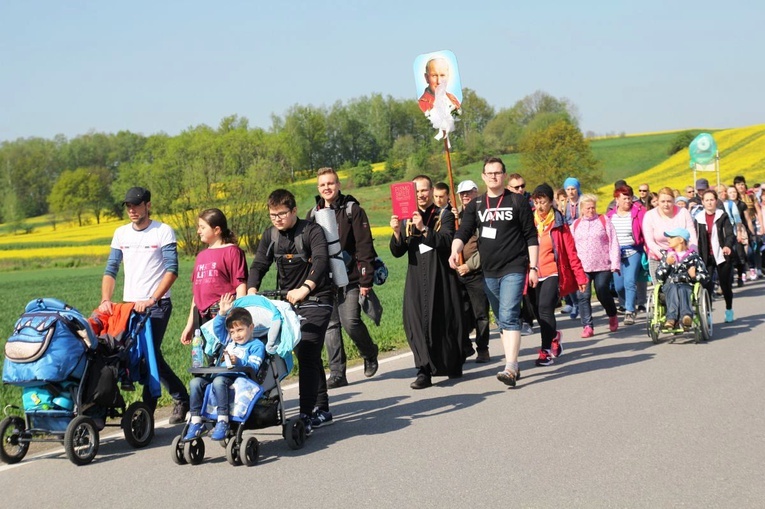 Z Witkowic do Wieprza - 2. dzień drogi do Łagiewnik - 2019