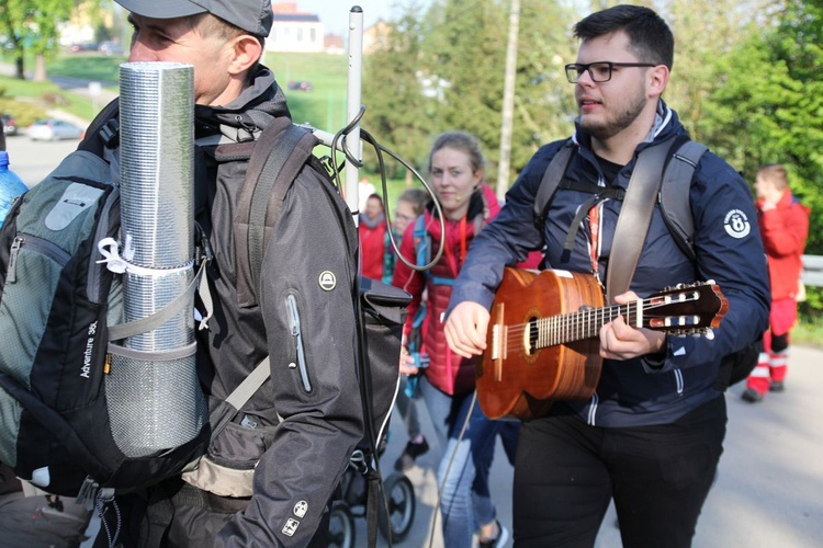 Z Witkowic do Wieprza - 2. dzień drogi do Łagiewnik - 2019