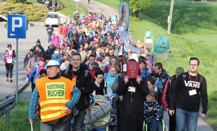 Z Witkowic do Wieprza - 2. dzień drogi do Łagiewnik - 2019