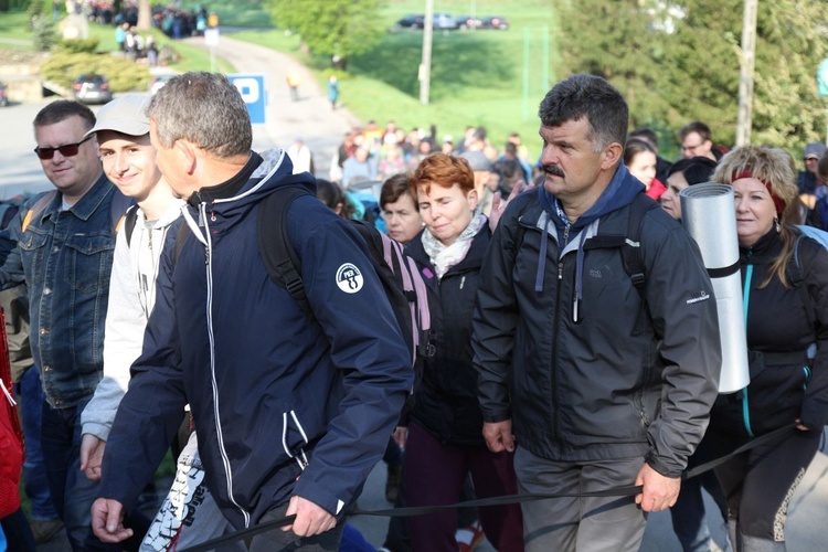 Z Witkowic do Wieprza - 2. dzień drogi do Łagiewnik - 2019