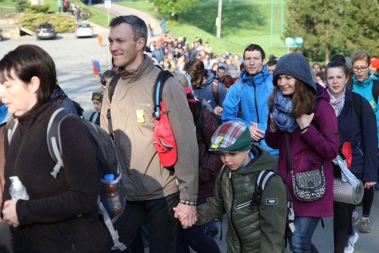 Z Witkowic do Wieprza - 2. dzień drogi do Łagiewnik - 2019