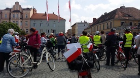 Tarnowskie Góry. Rowery i rajd z flagą, czyli Dzień Flagi na sportowo