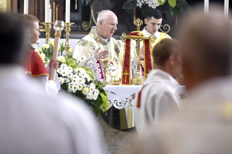 Pielgrzymka duchowieństwa do strzegomskiej bazyliki