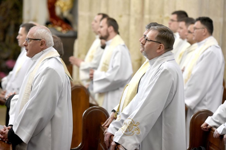Pielgrzymka duchowieństwa do strzegomskiej bazyliki