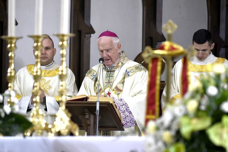 Pielgrzymka duchowieństwa do strzegomskiej bazyliki