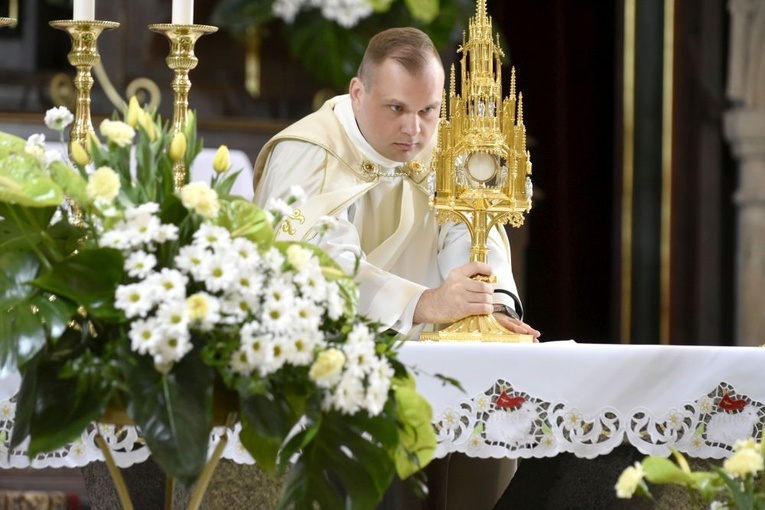Pielgrzymka duchowieństwa do strzegomskiej bazyliki