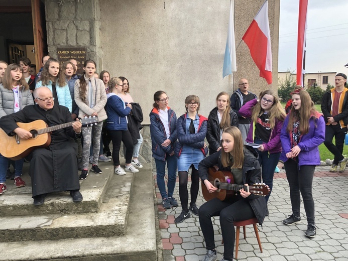 Powitanie grupy bł. ks. Sopoćki w Nidku - 2019