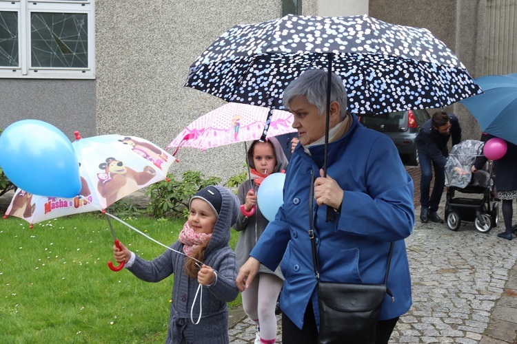 "Tak" dla życia i rodziny - kolorowy marsz w Pszczynie