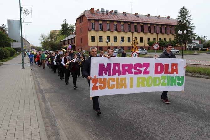 "Tak" dla życia i rodziny - kolorowy marsz w Pszczynie