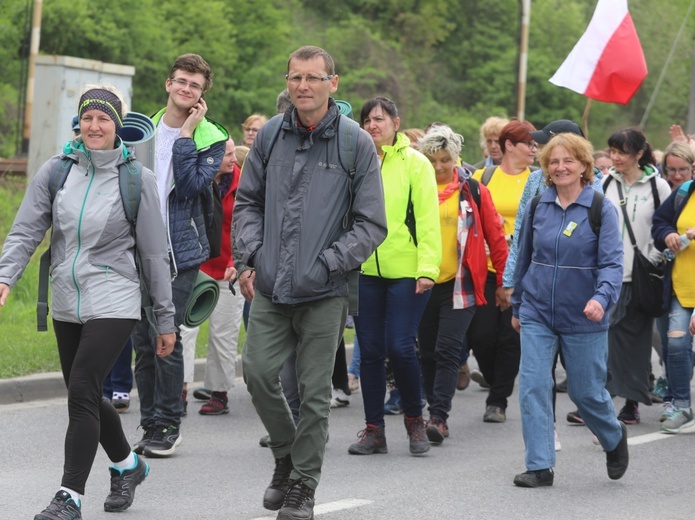 7. pielgrzymka dotarła z Hałcnowa do Łagiewnik - 2019