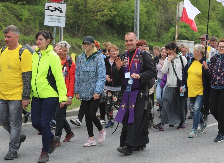 7. pielgrzymka dotarła z Hałcnowa do Łagiewnik - 2019